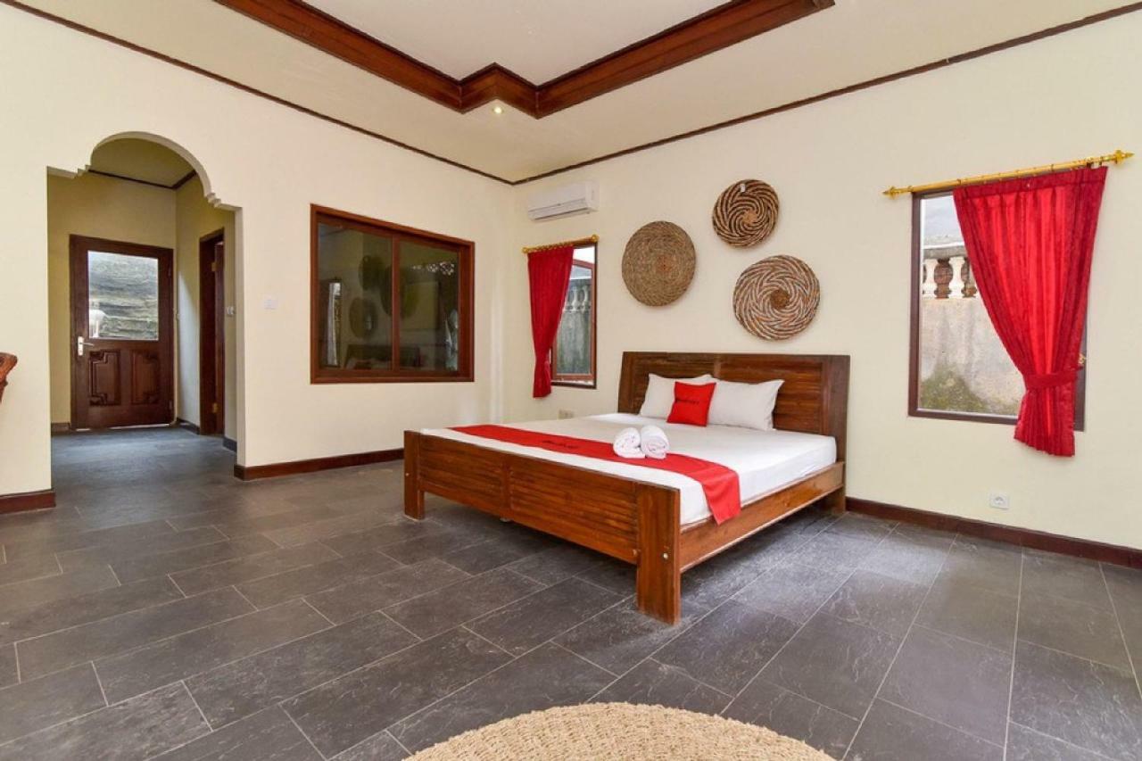 Reddoorz Plus Near Seminyak Square Denpasar  Exterior photo