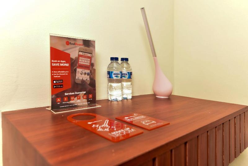 Reddoorz Plus Near Seminyak Square Denpasar  Exterior photo